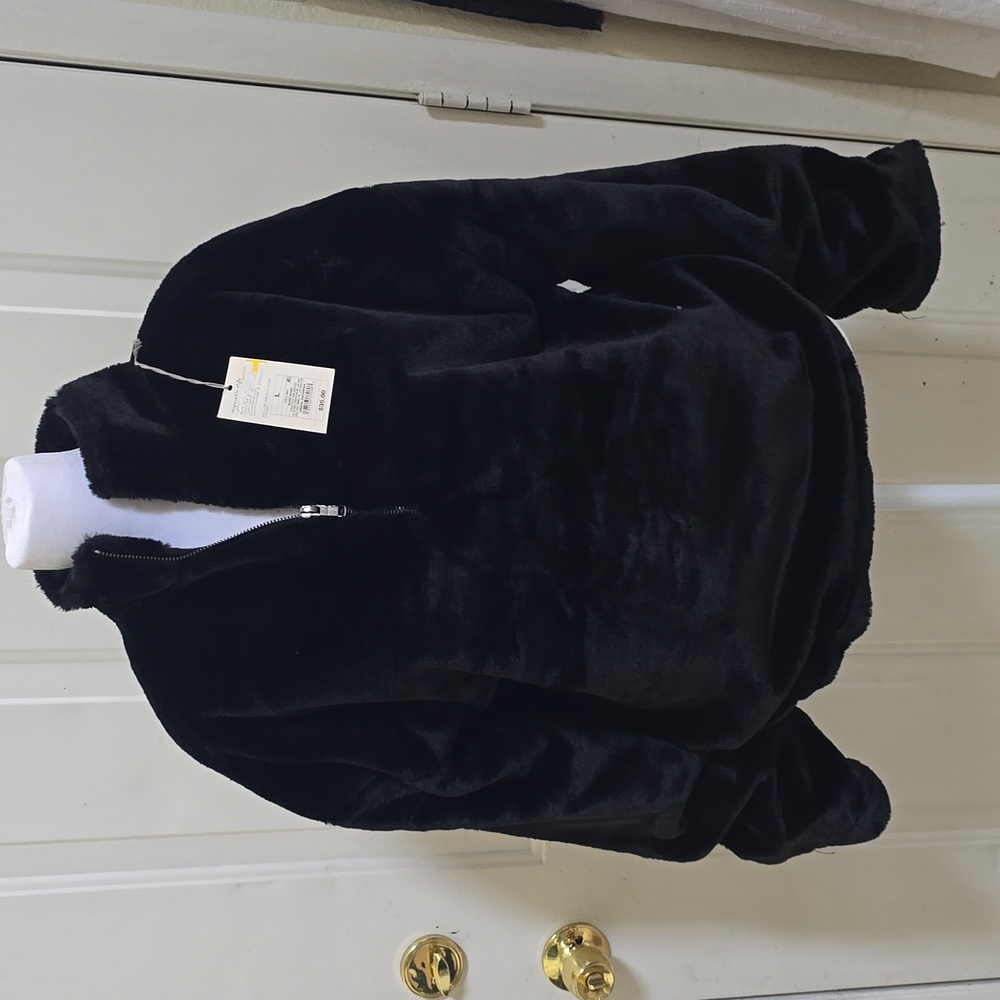 Women’s A New Day faux fur jacket. Size Large . NWT. Zipper front.